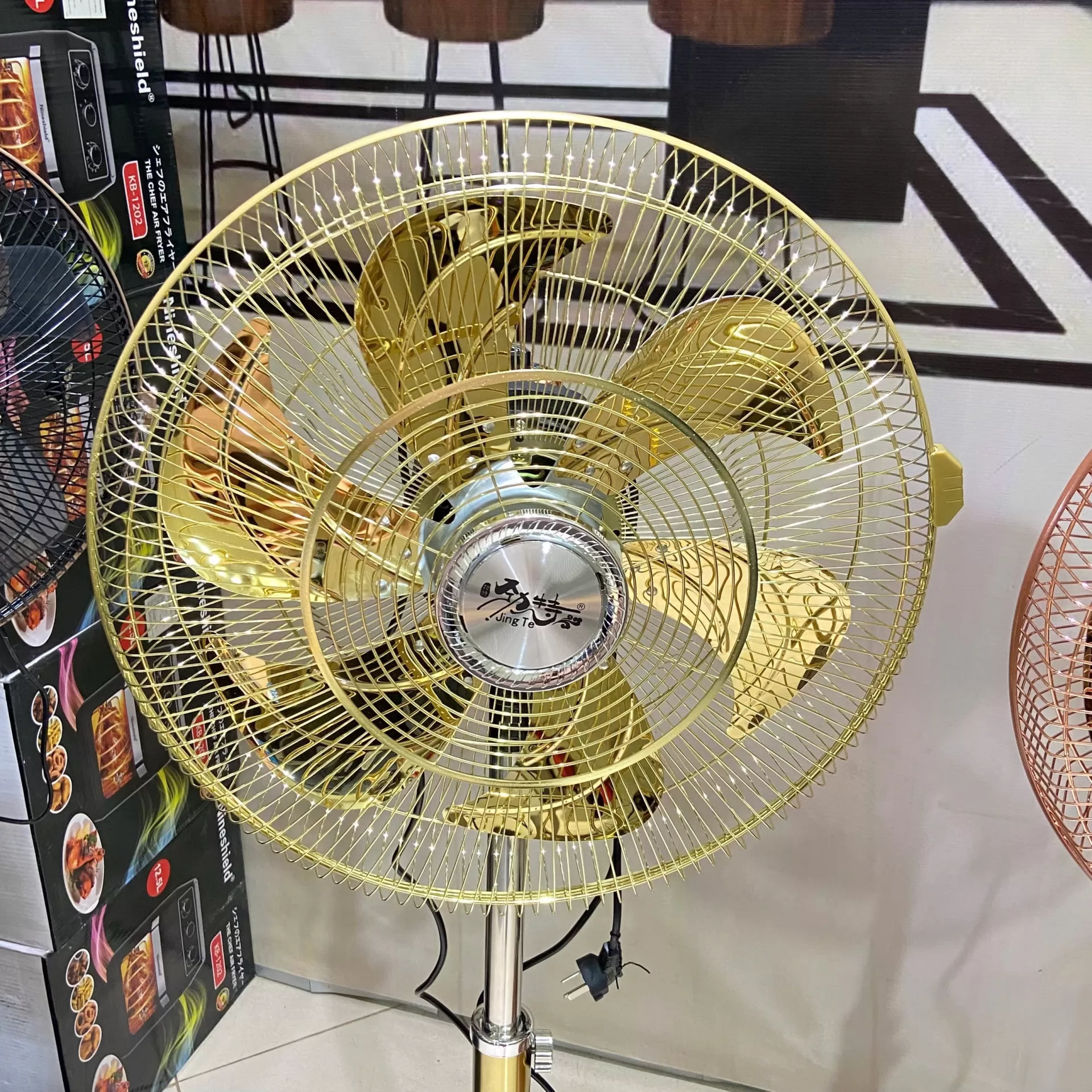 Quạt điện Jing te  6 cánh 5 tốc độ 150w