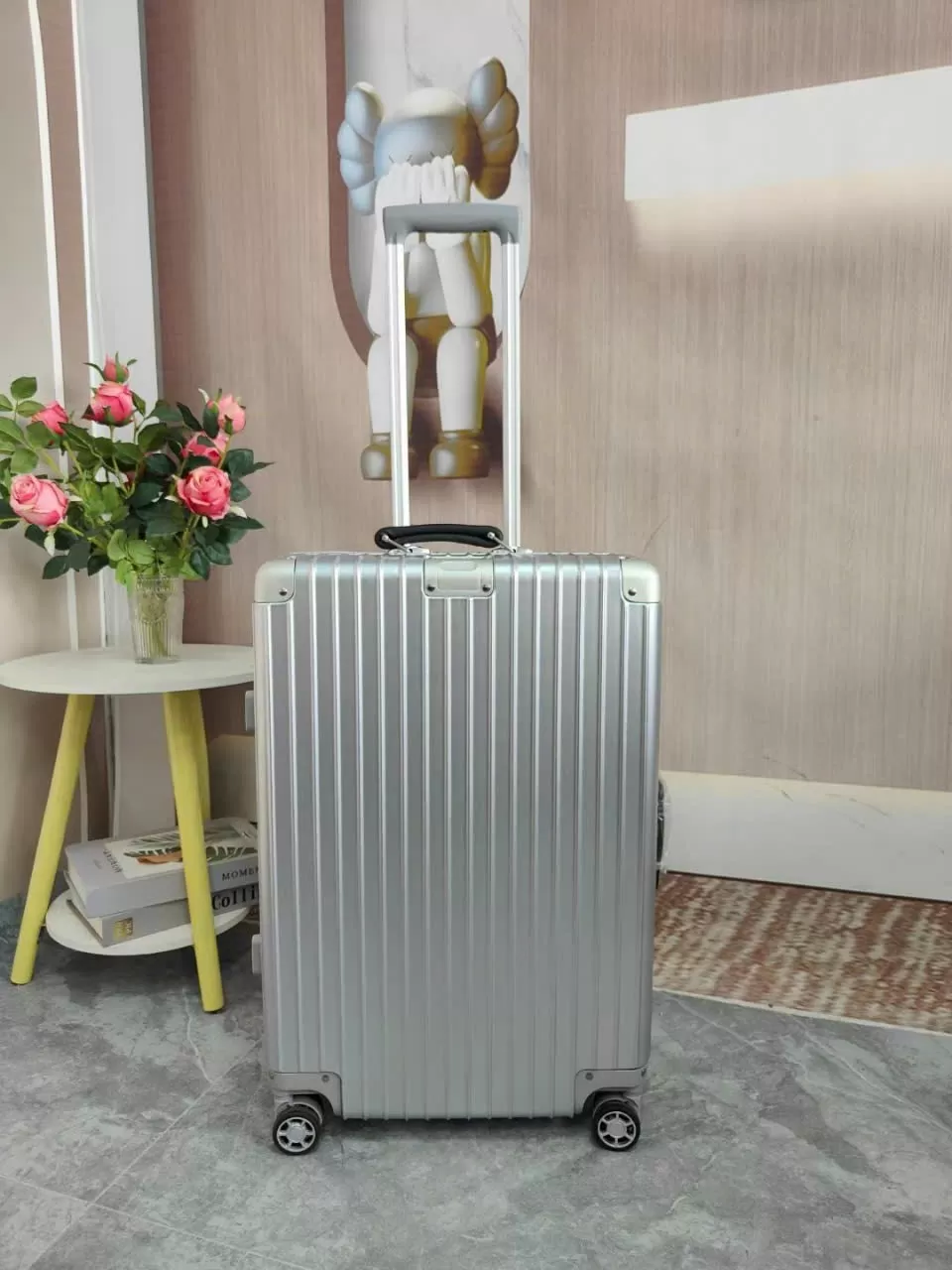 Luxury model Rimowa Classic tay da  2024