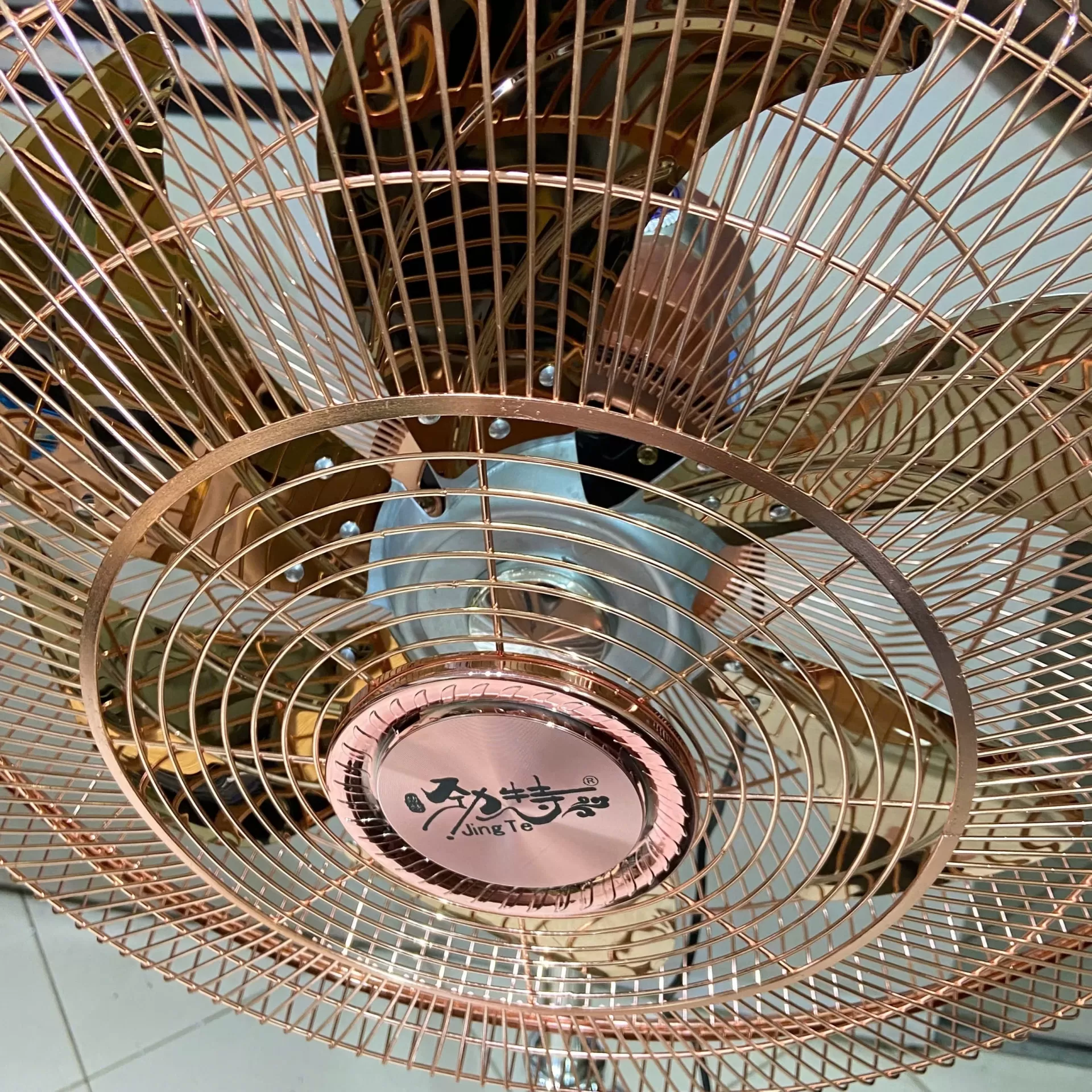 Quạt điện Jing te  6 cánh 5 tốc độ 150w