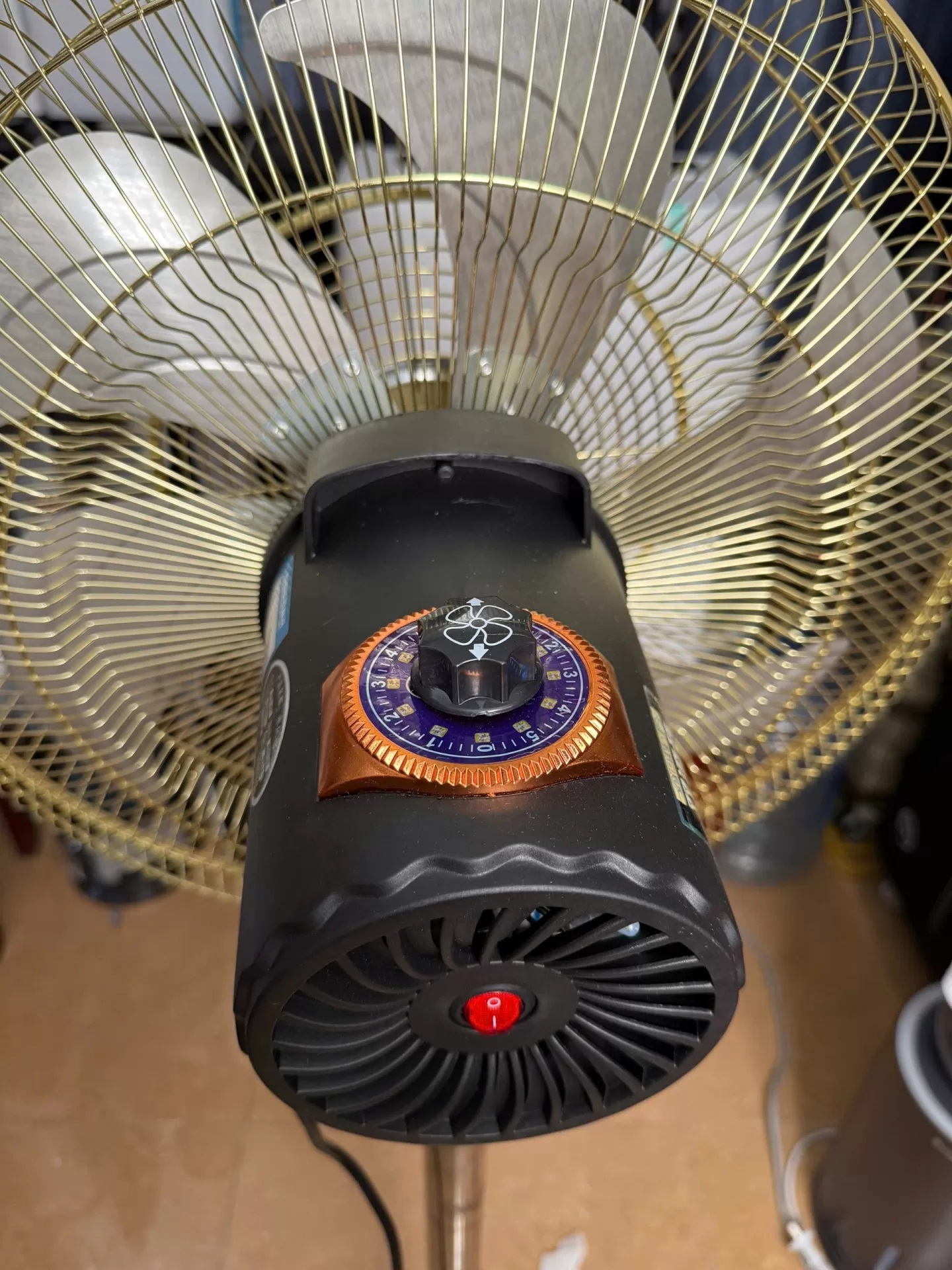 Quạt điện Jing te  6 cánh 5 tốc độ 150w