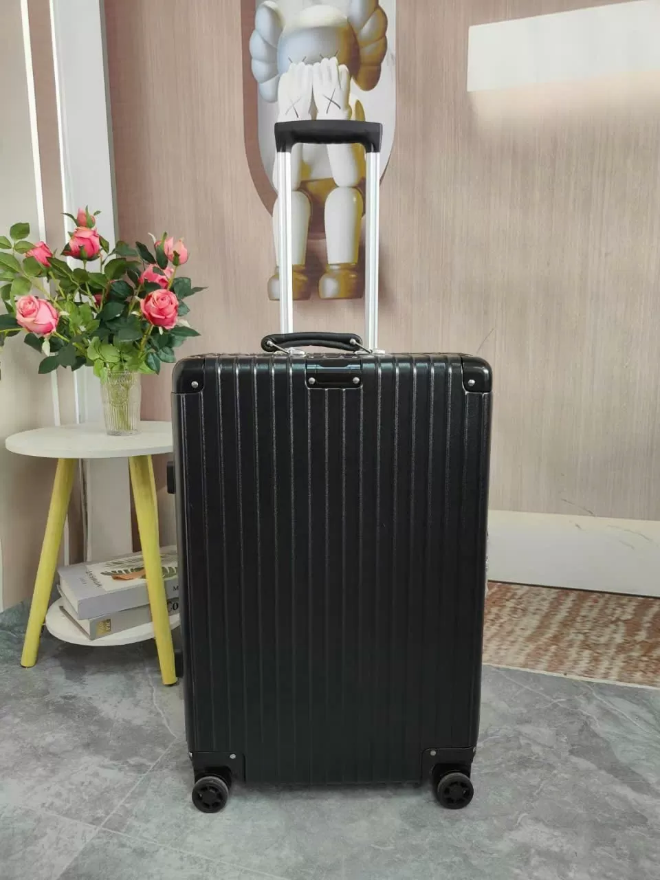 Luxury model Rimowa Classic tay da  2024