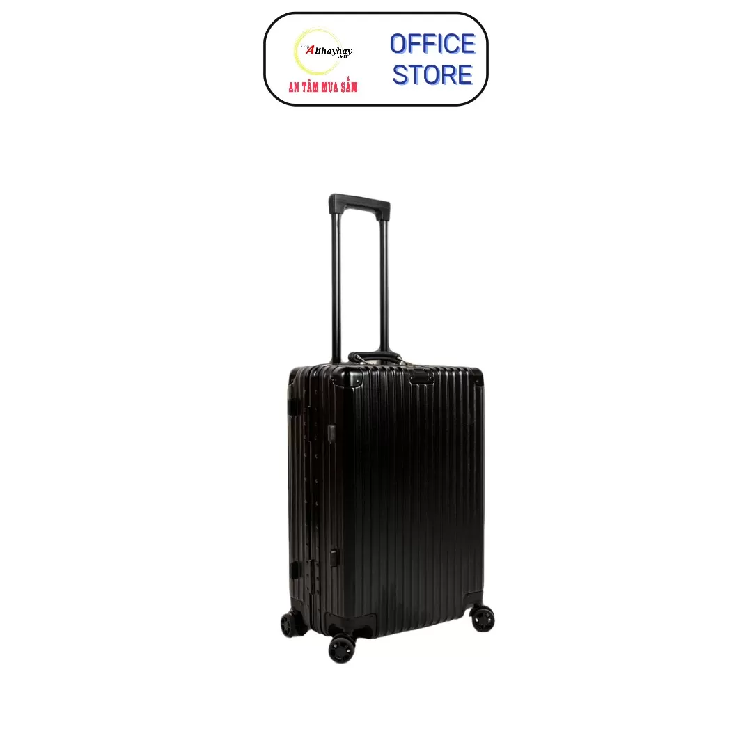 Luxury model Rimowa Classic tay da màu đen  2024